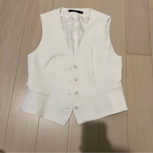 white zara vest